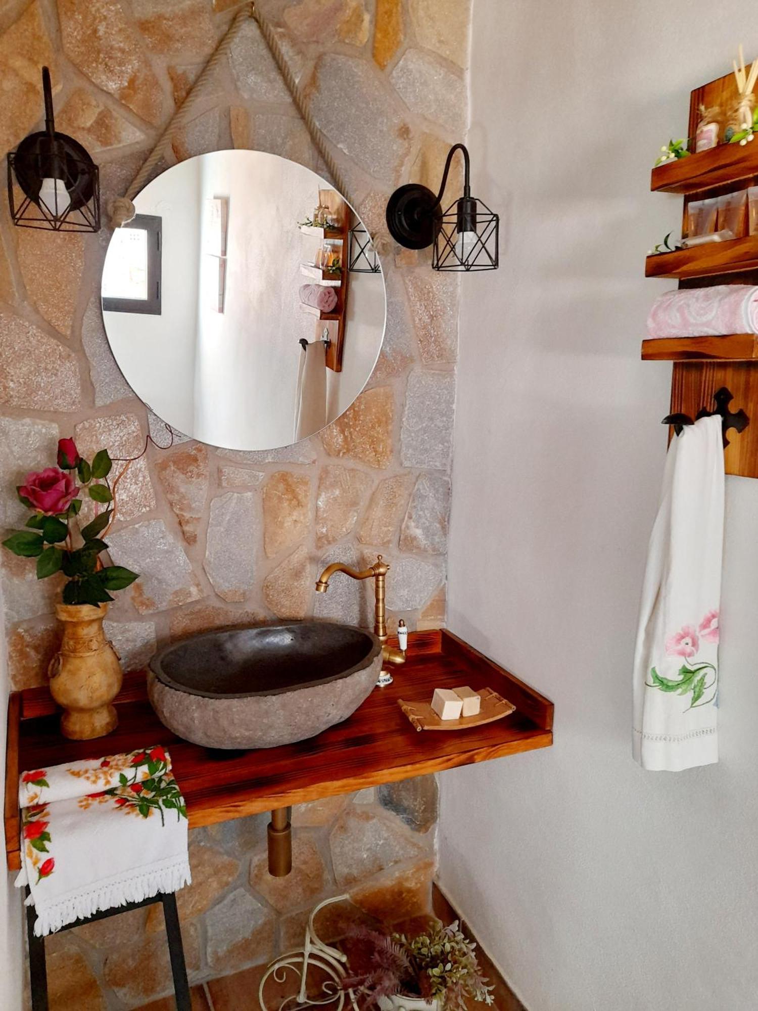 El Trastero De Carmelo Holiday home Maello